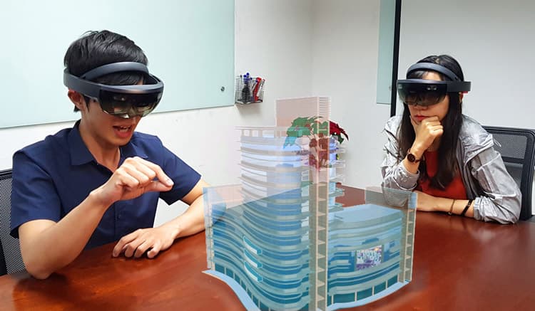 MICROSOFT HOLOLENS 1: 最先端のAR製品の利点と欠点