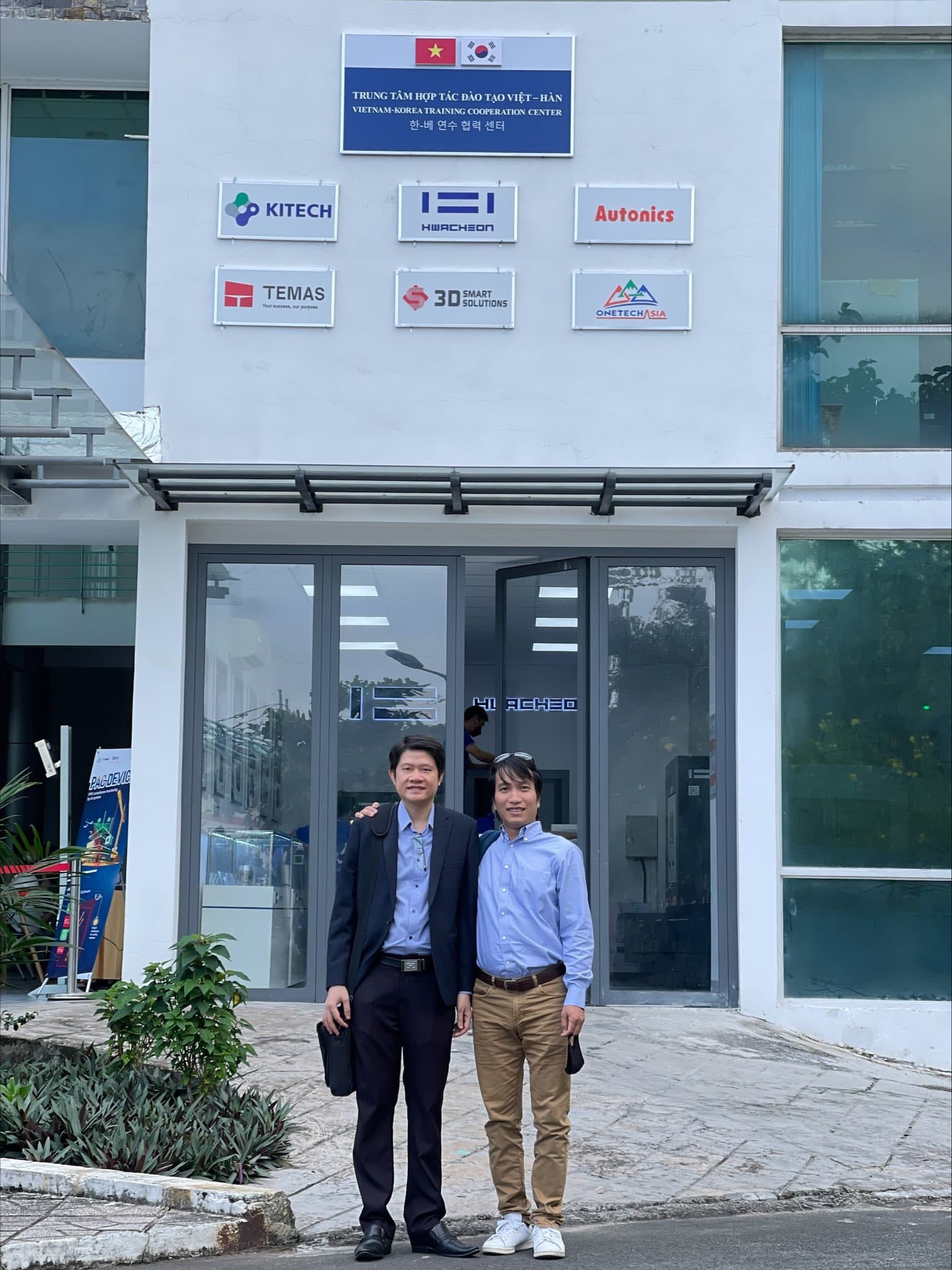 2021年11月30日に高度人材教育に向けてONETECH ASIAはSAIGON HI-TECH PARKと提携