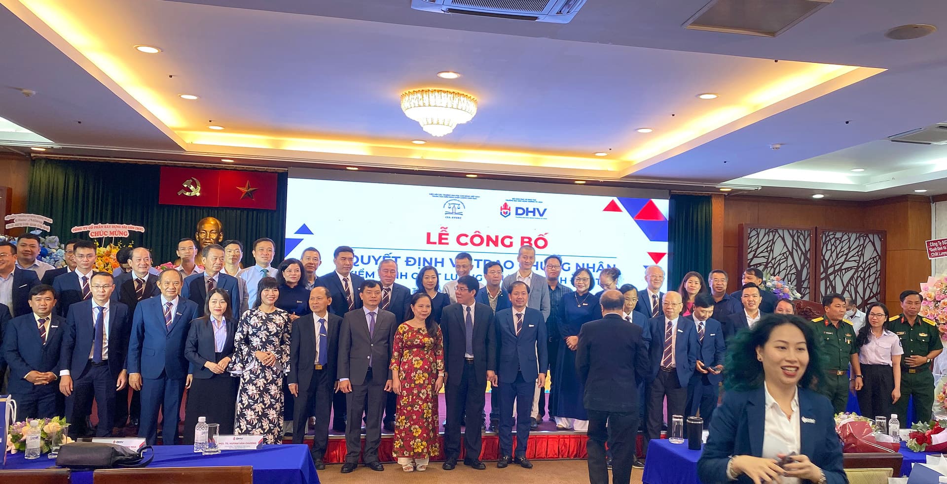 OneTech Asia chúc mừng trường ĐH Hùng Vương TP.HCM đạt chứng nhận "Kiểm định Chất lượng Chương trình Đào tạo" 2023