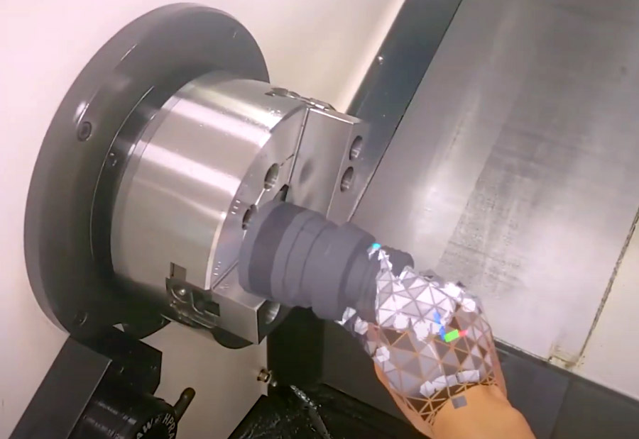 Nhân viên có thể thao tác với các vật thể AR (3D) bằng tay