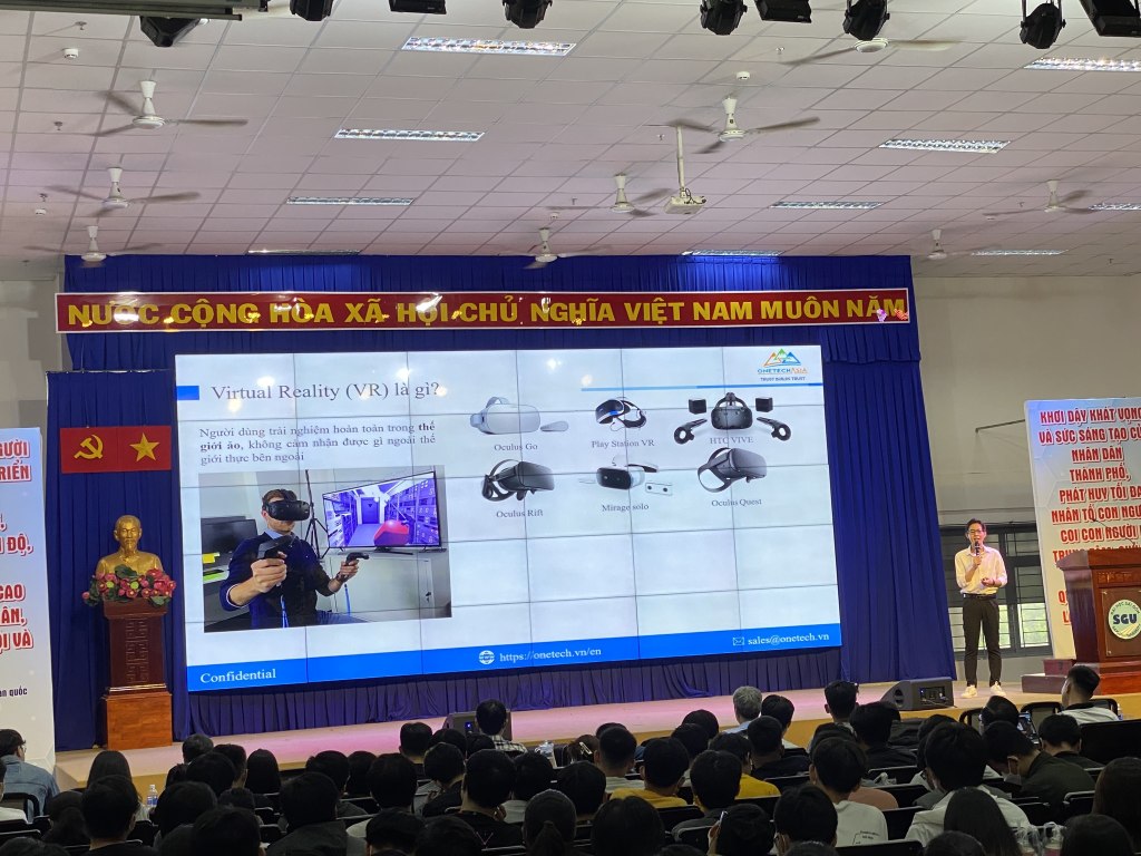 OneTech Talkshow "ỨNG DỤNG VR/AR VÀO CÁC NGÀNH CÔNG NGHIỆP KHÁC NGOÀI GAME, VÀ TIỀM NĂNG PHÁT TRIỂN"
