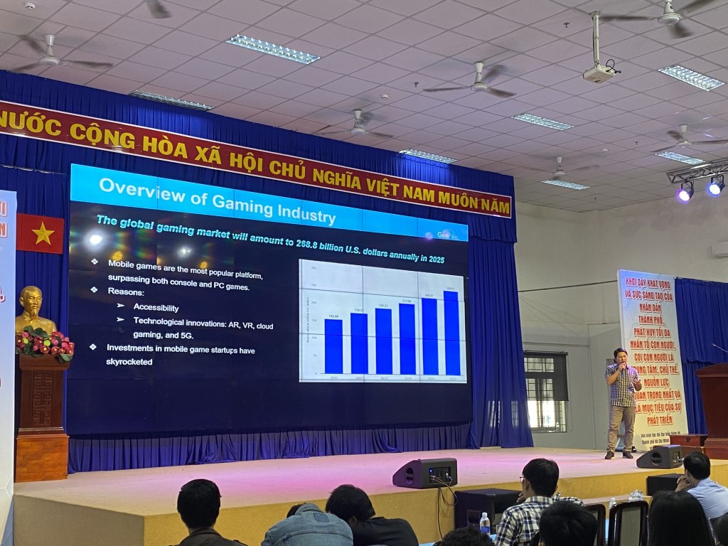 OneTech Talkshow "ỨNG DỤNG VR/AR VÀO CÁC NGÀNH CÔNG NGHIỆP KHÁC NGOÀI GAME, VÀ TIỀM NĂNG PHÁT TRIỂN"