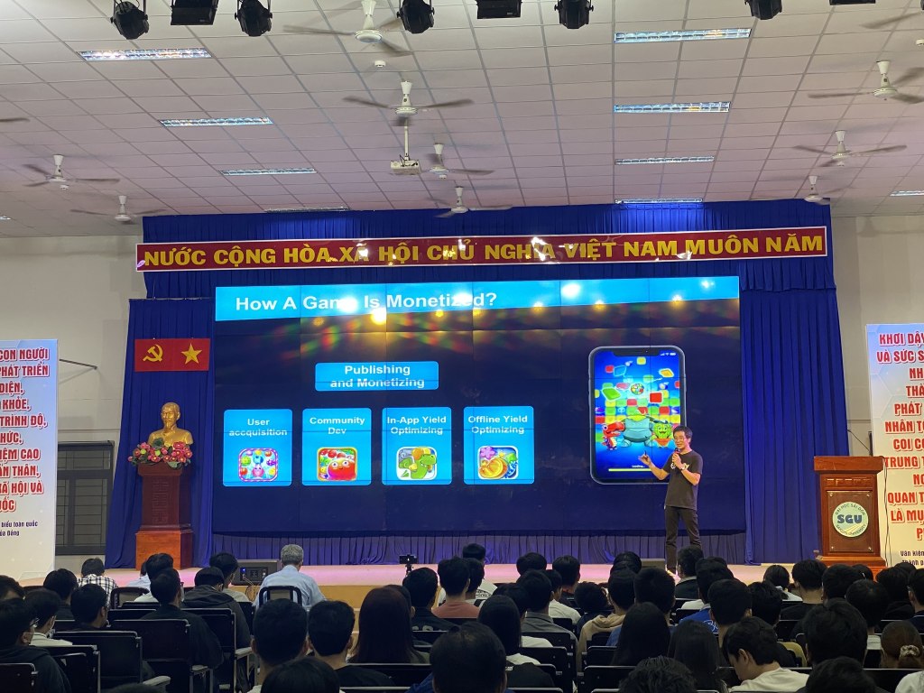 OneTech Talkshow "ỨNG DỤNG VR/AR VÀO CÁC NGÀNH CÔNG NGHIỆP KHÁC NGOÀI GAME, VÀ TIỀM NĂNG PHÁT TRIỂN"