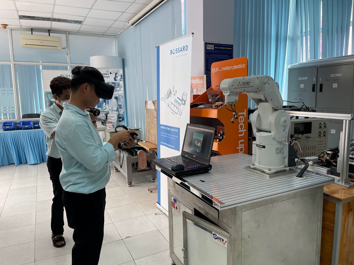 Cùng công ty Denso tham quan đối tác Trung tâm đào tạo SHTP Training Center tại Khu Công Nghệ Cao Tp.HCM
