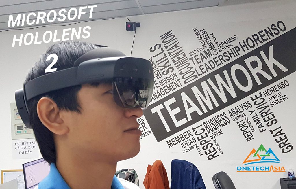 Microsoft-Hololen-2-at-Onetech-Asia-Vietnam