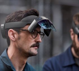 HoloLens2とは?初代との違いやMRソフトウェアを紹介