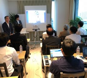 MRを体験できるホロレンズの特徴やビジネスにおける活用例とは？