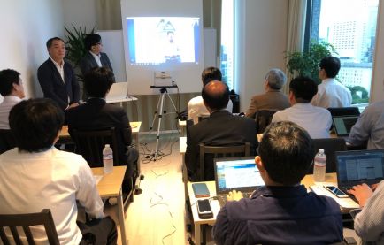 MRを体験できるホロレンズの特徴やビジネスにおける活用例とは?